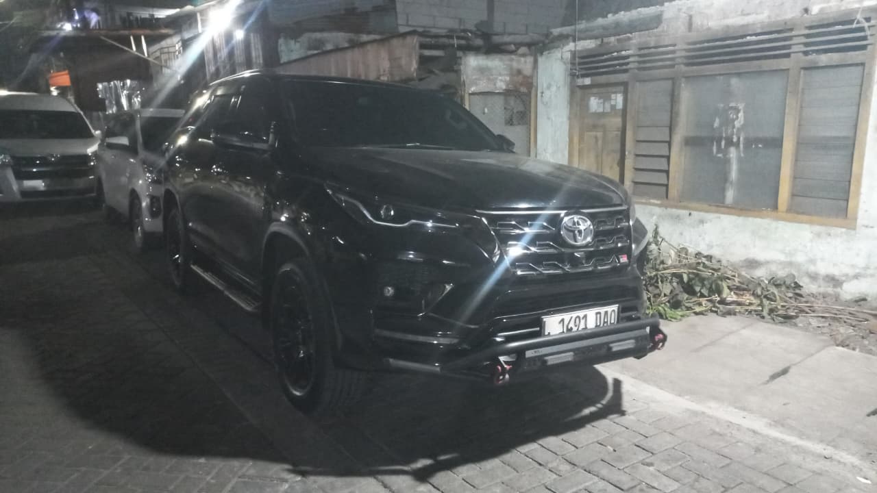 Sewa Toyota Fortuner Surabaya dengan driver dari Rachel Rehanna Rent Car